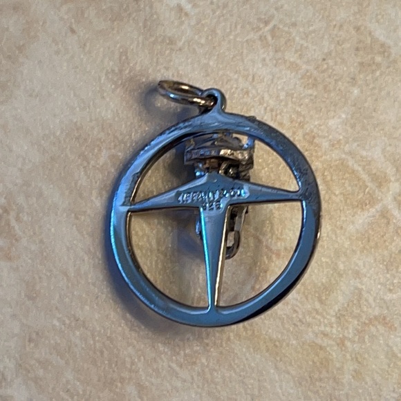 Tiffany&co customized skull pendant - Picture 2 of 3